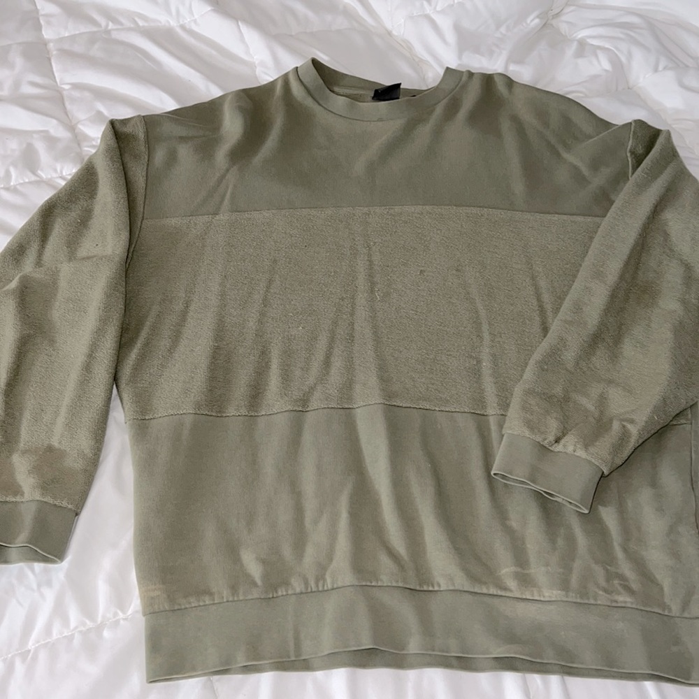 ASOS DESIGN oversized sweatshirt with cut and sew panel - Picture 2 of 6